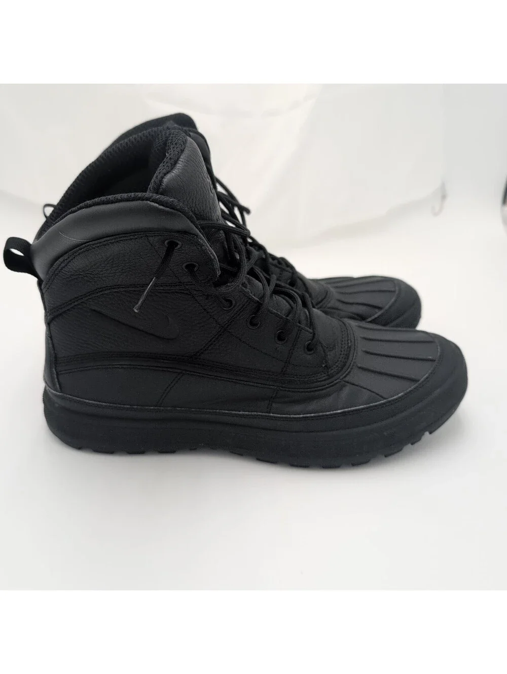 Nike ACG Woodside 2 Triple Black Leather Boots Men's US 11 Hiking 525393-090